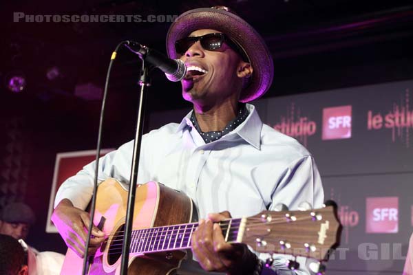 RAPHAEL SAADIQ - 2009-07-08 - PARIS - Studio SFR - 